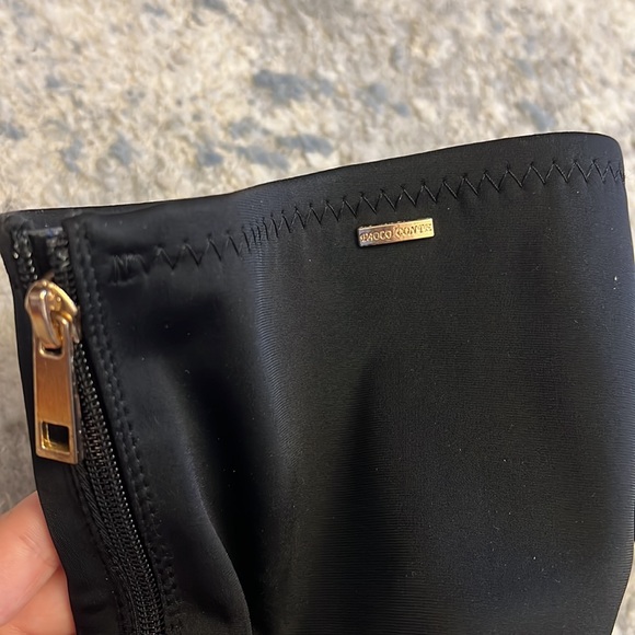 Black boots - Picture 3 of 7